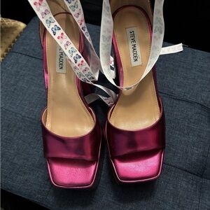 Steve Madden Kassiani Platform Fuchsia Heels